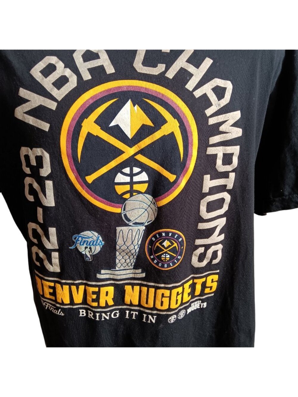 T-Shirt Large Denver Nuggets Finals 2022-23 NBA Champions Black Short Sleeve